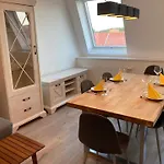 Alt-berliner Schwanenhof Dg Links