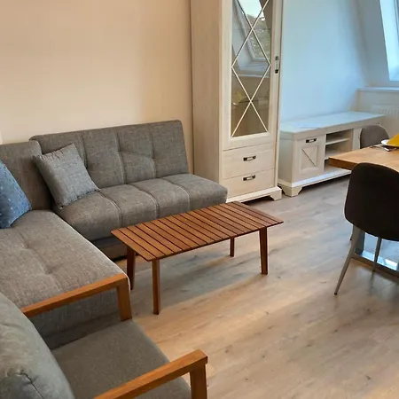 Alt-berliner Schwanenhof Dg Links *