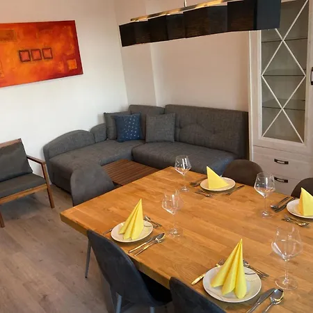 Appartement Alt-berliner Schwanenhof Dg Links