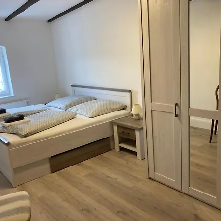 Alt-berliner Schwanenhof Dg Links Appartement