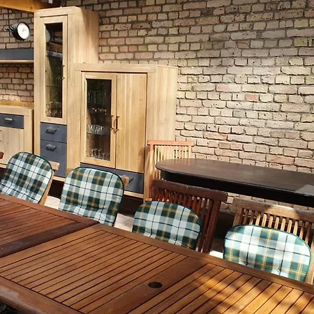 Appartement Alt-berliner Schwanenhof Dg Links Lychen