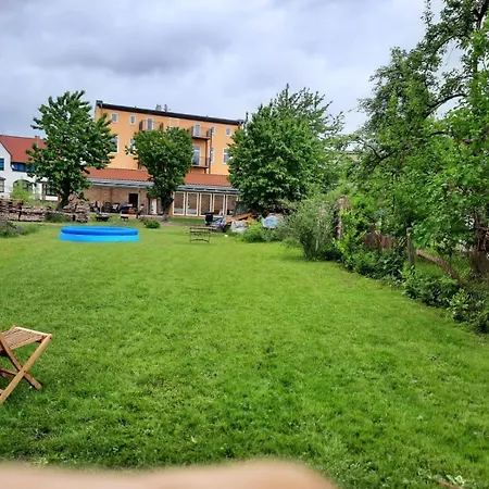 Alt-berliner Schwanenhof Dg Links Appartement