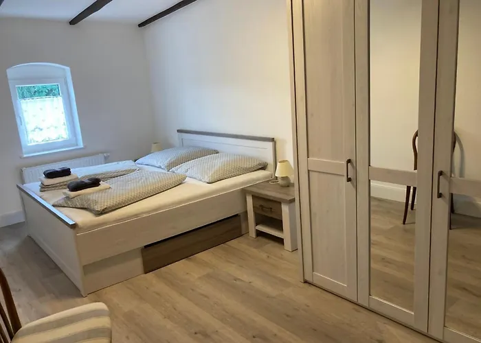 Alt-berliner Schwanenhof Dg Links Lägenhet