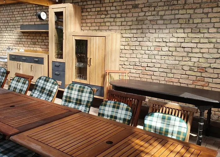 Lägenhet Alt-berliner Schwanenhof Dg Links Lychen