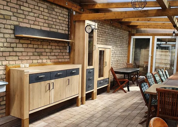 Lägenhet Alt-berliner Schwanenhof Dg Links Lychen